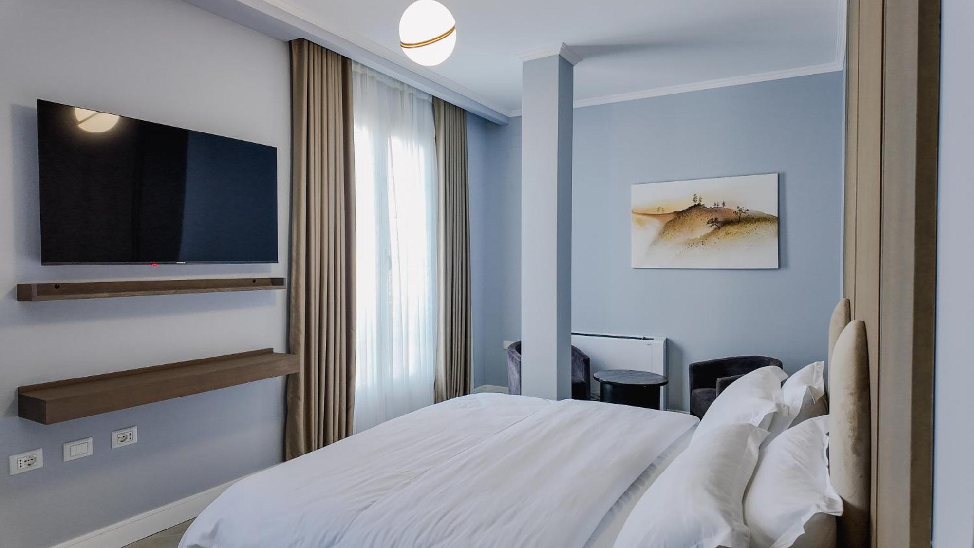 Oxygen Boutique Hotel Тирана Екстер'єр фото