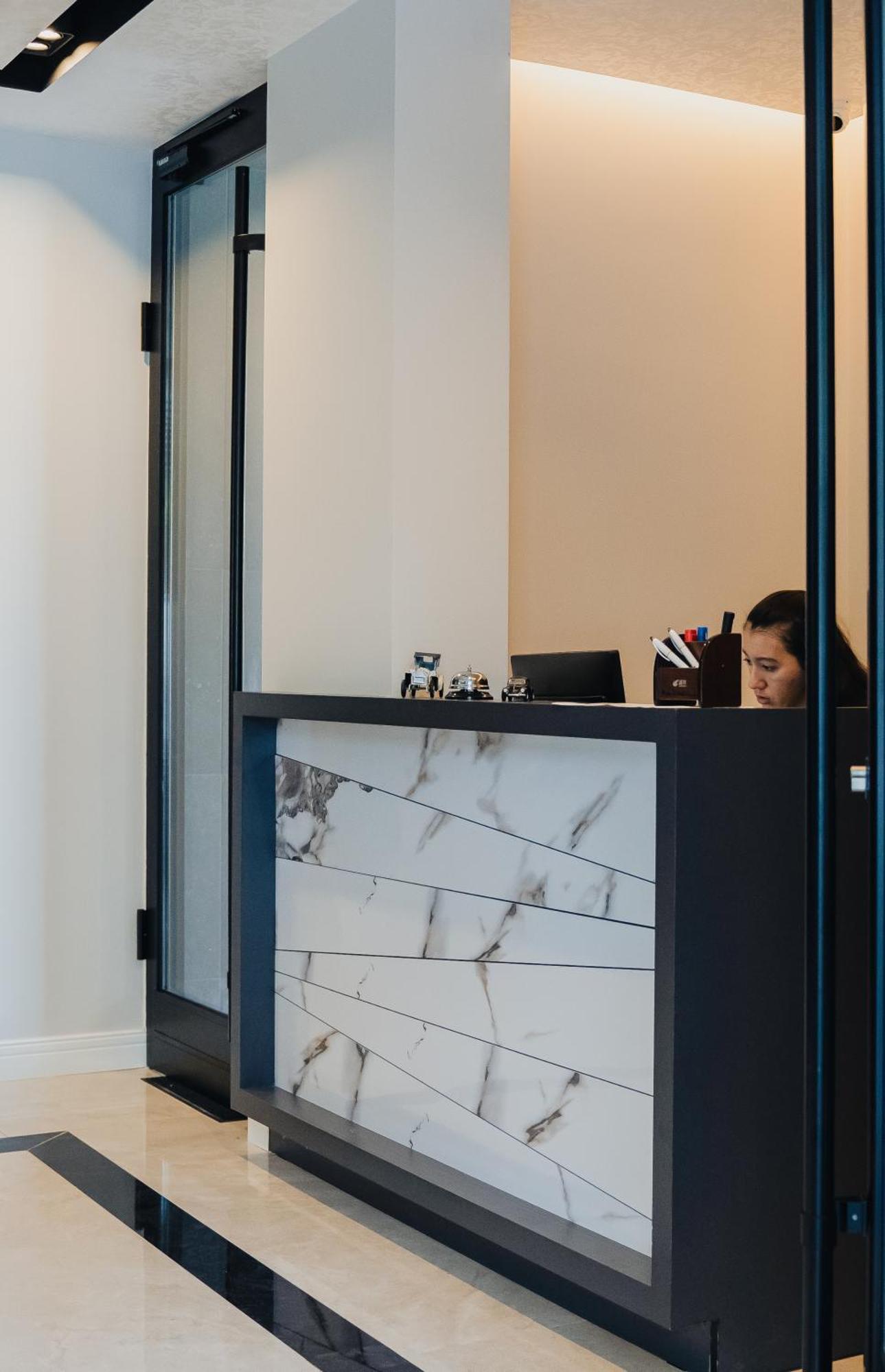 Oxygen Boutique Hotel Тирана Екстер'єр фото
