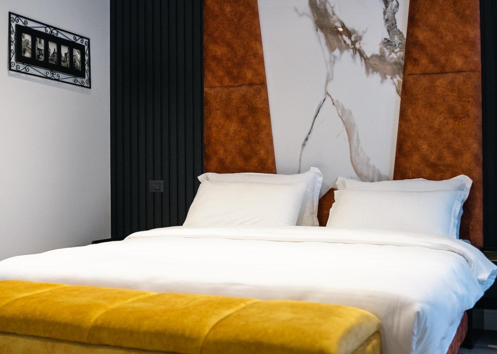 Oxygen Boutique Hotel Тирана Екстер'єр фото